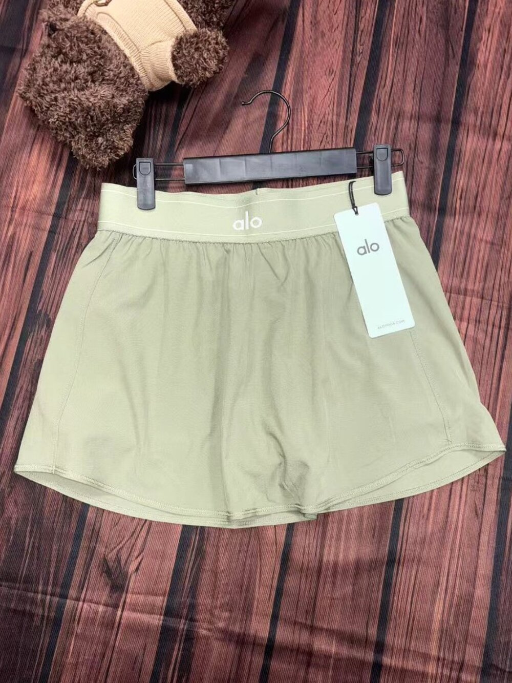 🔥Brand New Alo Yoga Match Point Tennis Skirt (Dune Grass) Women's🪻 - Picture 4 of 8
